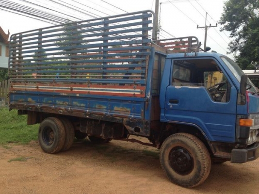 ขาย 6ล้อ TOYOTA DYNA BU91 115HP เครื่องเดิม 115 แห้งดี แรงดี ช่วงล่างใหญ่ คัสซีดีไม่ผุไม่ดาม ติดFหน้า-หลัง กระบะพื้นไม้คอกไม้สภาพดี ไม่หัก ยาว4.30ม. ยาง8.25ดี6เส้น หัวเดิมภายในสวย คอนโซลครบ พร้อมใช้ พร้อมลุยงาน ราคาต่อรองได้ครับ