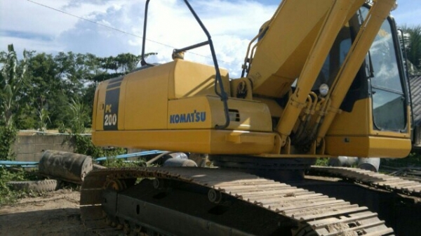 ขายรถแบ็คโฮ โคมัสสุ PC 200 รุ่น 7 ใช้มาแค่ 1,900 ชม. สวยครับผม