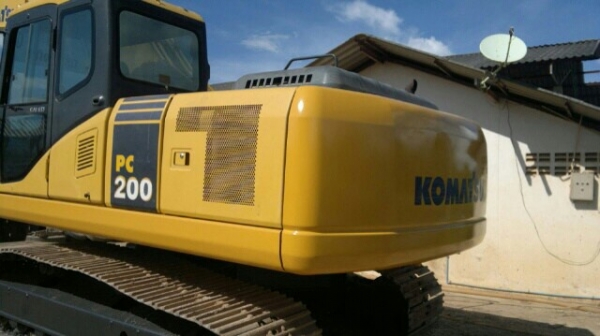 ขายรถแบ็คโฮ โคมัสสุ PC 200 รุ่น 7 ใช้มาแค่ 1,900 ชม. สวยครับผม