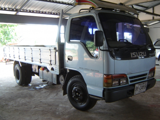 ISUZU NKR 110แรงม้า แอร์เย็น (จองแล้ว)