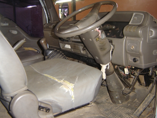 ISUZU NKR 110แรงม้า แอร์เย็น (จองแล้ว)