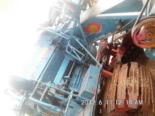 รถเกี่ยวข้าว วิชาญการช่าง 250000