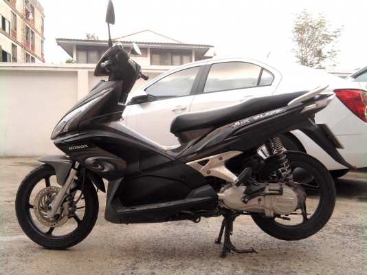 ขออนุญาติขาย  Honda Airblade Combi Brake 110 cc. สีน้ำตาลดำ ล้อแม็ก