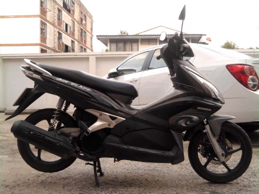 ขออนุญาติขาย  Honda Airblade Combi Brake 110 cc. สีน้ำตาลดำ ล้อแม็ก