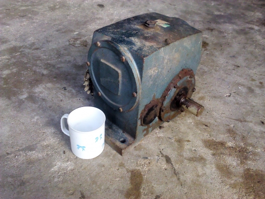 เกียร์ทด 1ต่อ 50 ของ MITSU เปีนชนิดแบบเฟื่องเล็กกับเฟื่องใหญ่ โครงสร้างเหล็กขึ้นรูป