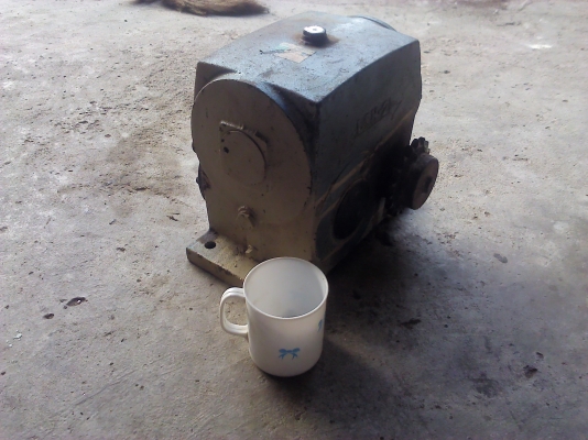 เกียร์ทด 1ต่อ 50 ของ MITSU เปีนชนิดแบบเฟื่องเล็กกับเฟื่องใหญ่ โครงสร้างเหล็กขึ้นรูป