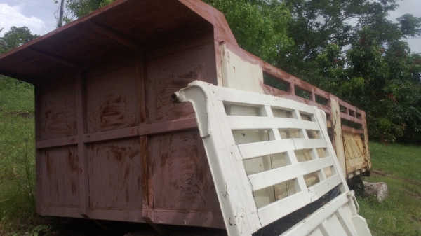 ขายกะบะดั้ม3มิตรSMM ลอนเฉียงถอดลงจาก ISUZU ร็อคกี้240 คัสซี กว้าง84ซม.