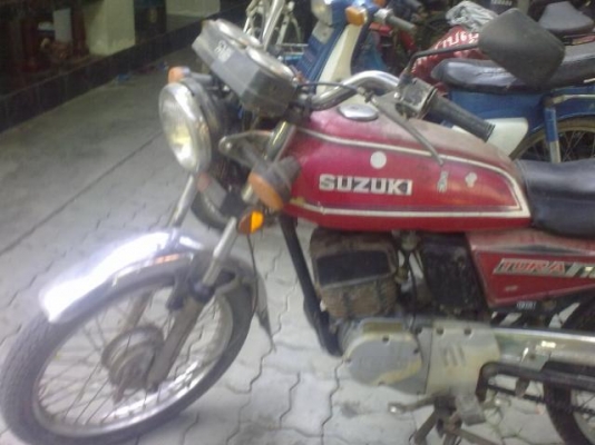 ขาย SUZUKI GP100 TORA  เครื่องดีมากๆๆ สภาพส่งประกวดได้เลยคับ