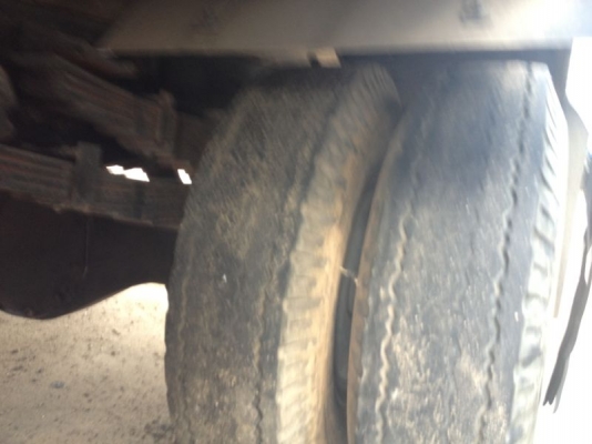 รถฮีโน่ 6 ล้อ 150 แรงม้า ปี 47  สนใจติดต่อ 081 - 6079515