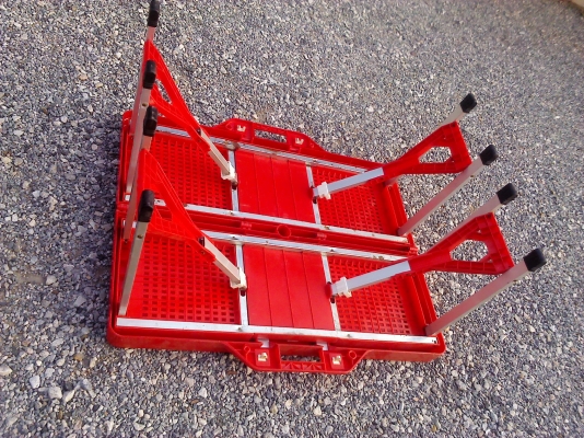 ชุดโต๊ะและเก้าอี้พับสนามกางออกพับเก็บเป็นรูปกล่องนำติดไปด้วยสะดวก