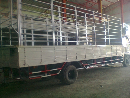 ขายรถบรรทุกหกล้ออีซูซูร็อคกี้ FRR 32 L2 รถประกอบกระบะยาว 7.20 เมตร เครื่อง195 แรงม้า