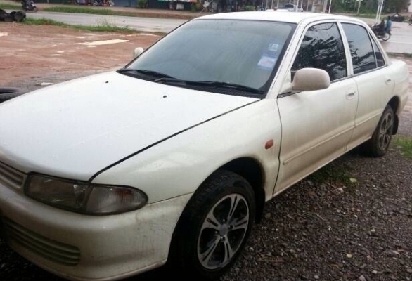 MITSUBISHI LANCER GLXi 1.8 AT ปี 94 รถช่วงล่างดีมากๆครับทำใหม่ทั้งหมดแน่นทุกส่วน เครื่อง 1,800 วางใหม่ๆลงเล่มครบถูกต้องพร้อมโอน ภายในเก๋งคอนโซลสวยครบ แอร์เย็น พวงมาลัยเพาเวอร์ ช่วงล่างดีมากๆไม่มีผุกร่อนเลย ยางสภาพดี 80\% พร้อมใช้งาน เอกสารทะเบียนภาษีครบพร้