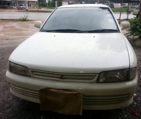 MITSUBISHI LANCER GLXi 1.8 AT ปี 94 รถช่วงล่างดีมากๆครับทำใหม่ทั้งหมดแน่นทุกส่วน เครื่อง 1,800 วางใหม่ๆลงเล่มครบถูกต้องพร้อมโอน ภายในเก๋งคอนโซลสวยครบ แอร์เย็น พวงมาลัยเพาเวอร์ ช่วงล่างดีมากๆไม่มีผุกร่อนเลย ยางสภาพดี 80\% พร้อมใช้งาน เอกสารทะเบียนภาษีครบพร้