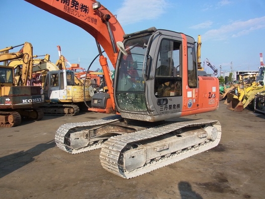 ขายด่วน HITACHI  ZX120  นำเข้าเองจากญี่ปุ่น สภาพดี ราคาคุยกันได้จ้า