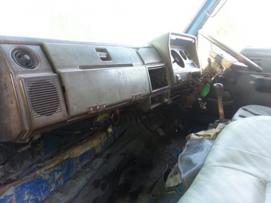 รถ6ล้อดั้ม 3 คิว Dyna 200 เครื่อง BU61