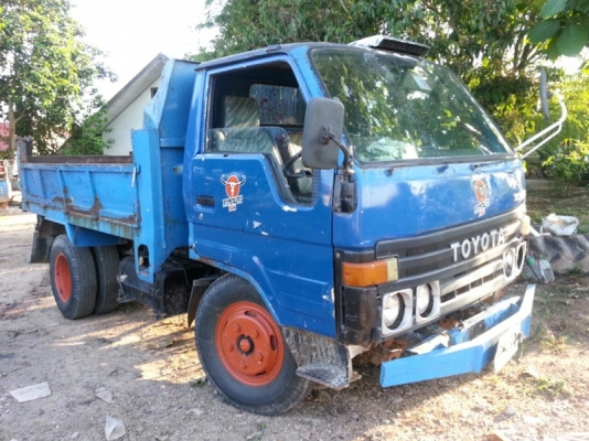 รถ6ล้อดั้ม 3 คิว Dyna 200 เครื่อง BU61