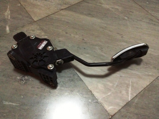 คันเร่งไฟฟ้า Toyota Altis คันเร่งไฟฟ้า Toyota Altis