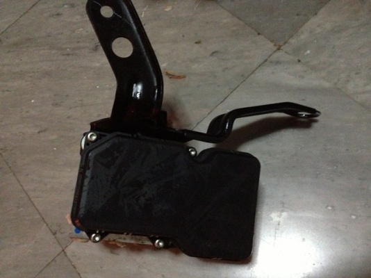 ปั้ม ABS toyota altis 2008