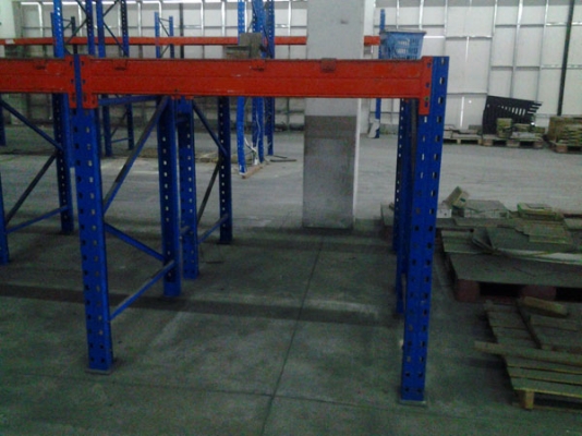 1ขาย RACK เตี้ย (ชั้นวางอุตสาหกรรม) วางได้ 2 พาเลท (บนกับล่าง) ขนาด ลึก100xหน้ากว้าง150xสูง150ซม. มีคานหลัก 1 ชั้น (หนามาก)  มีคานย่อย 3 ท่อน สเปครับน้ำหนักได้มาก  มีอยู่ประมาณ 200ช่วง ราคาตอนซื้อมาช่วงละหลายพัน  ต้องการขายราคาถูก