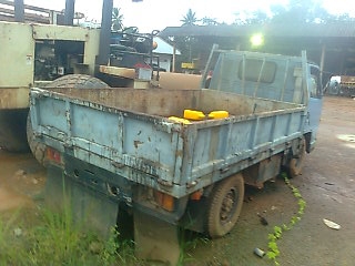 ขายรถ 4 ล้อใหญ่กระบะคาร์โก้ ISUZU NKR 55EU1 เครื่อง 4JB1-866087 4 สูบ 88 แรงม้า ขนาดยาง 7.50-15 ราคา 230000