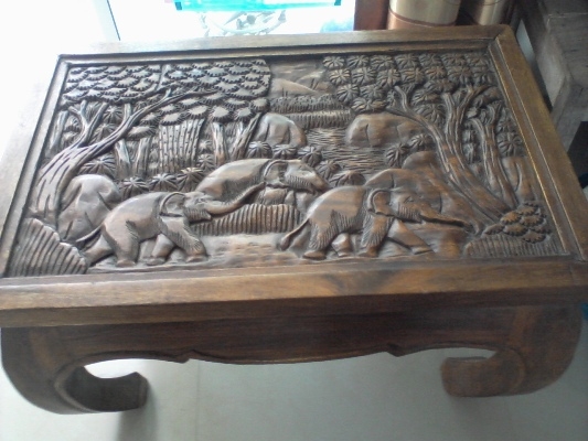 โต๊ะไม้แกะสลัก ขาโค้ง โต๊ะไม้แกะสลัก ขาโค้ง