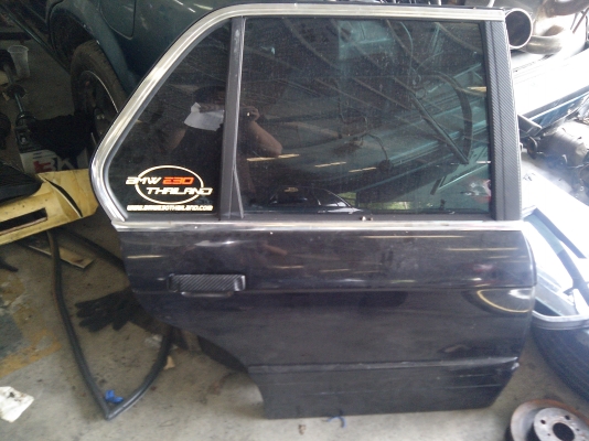 ขายประตูbmw e30 บานละ1500คับมีฝาปิดท้าย1ชิ้นคับ ขายประตูbmw e30 บานละ1500คับมีฝาปิดท้าย1ชิ้นคับ
