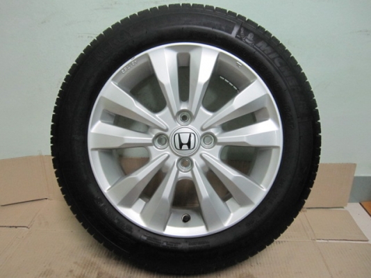 ขายล้อแม็ก Honda City พร้อมยางป้ายแดงปลายปี 12 ขอบ 15