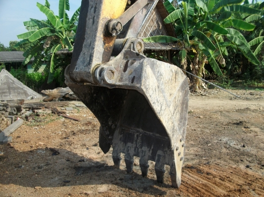 kobelco sk 200 มารค์ ทรี  สภาพพร้อมใช้ เครื่องดี ปัมดี ช่วงล่างเต็ม