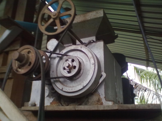 ขายโรงสีขนาดกลาง 1 หัวกระเทาะ 2 ลูกหินอุปกรณ์ครบทุกส่วน 85000 บาท