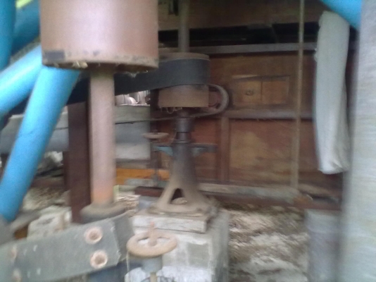 ขายโรงสีขนาดกลาง 1 หัวกระเทาะ 2 ลูกหินอุปกรณ์ครบทุกส่วน 85000 บาท