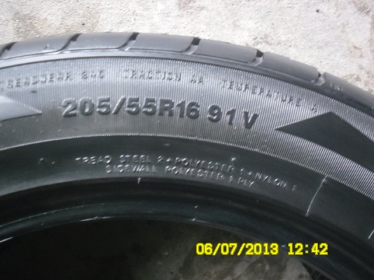 ขายยาง kumho 4เส้นสภาพสวย   ยางปี 2012    ขนาด 205/55 R 16