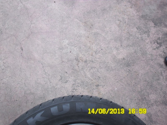 ขายยาง kumho 4เส้นสภาพสวย   ยางปี 2012    ขนาด 205/55 R 16