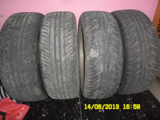 ขายยาง kumho 4เส้นสภาพสวย   ยางปี 2012    ขนาด 205/55 R 16