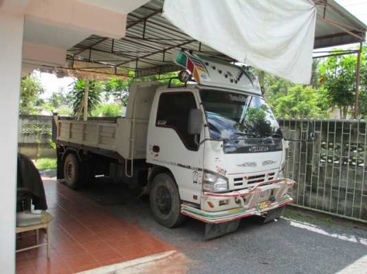 ขาย6ล้อISUZU NPR 130แรงม้า ปี2006 สีขาว สวยพร้อมใช้งาน สนใจติดต่อ 087-2976734
