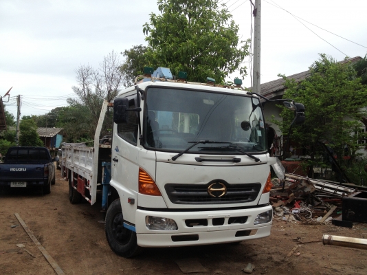 HINO MEGA  175 hp กระบะเหล็กติดเครน 3 ตัน