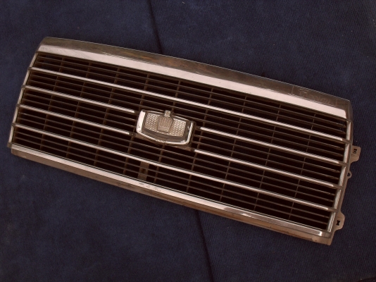 กระจังหน้า โตโยต้า คราวน์