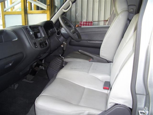 รถตู้เครื่องเบนซิน2.4แก๊สLPGใหม่เอี่ยมเบาะ3แถวVIPแต่งได้สวย