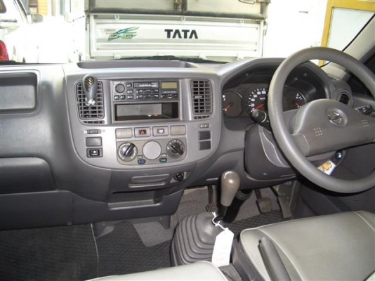 รถตู้เครื่องเบนซิน2.4แก๊สLPGใหม่เอี่ยมเบาะ3แถวVIPแต่งได้สวย