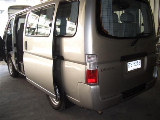 รถตู้เครื่องเบนซิน2.4แก๊สLPGใหม่เอี่ยมเบาะ3แถวVIPแต่งได้สวย