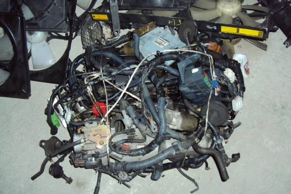 ขายฝาสูบ เครื่องยนต์ QG18 NISSAN  NEO