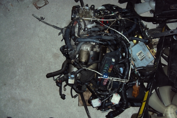 ขายฝาสูบ เครื่องยนต์ QG18 NISSAN  NEO