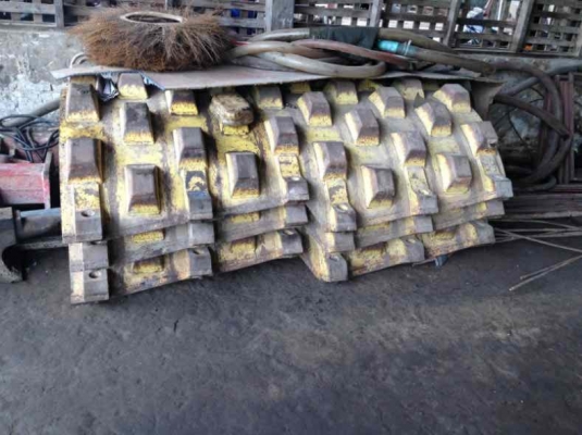 ขายเปลือกหนามรถบดใส่ได้ทุกรุ่นสวย90\%สนใจโทร0819701072