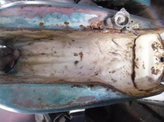 ขาย โครง cb100 เครื่อง cg110 สภาพเครื่องติดแต่วิ่งไม่ได้ เผื่อใครอยากปั้นหรือไปทำอะไหล่ 3900 บาท ขาย โครง cb100 เครื่อง cg110 สภาพเครื่องติดแต่วิ่งไม่ได้ เผื่อใครอยากปั้นหรือไปทำอะไหล่ 3900 บาท