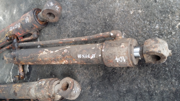 ขายกระบอกไฮโดรลิคหลากหลายรุ่น