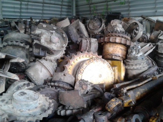 ขายตัวเดิน หลายยี่ห้อ หลายรุ่นเช่นKobelco: 904, 907B,907A,SK07N2, SK09N2, SK200, 903, 904, 907C, 909 อื่นๆ