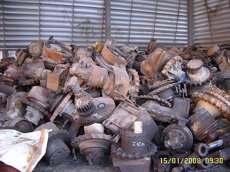 ขายตัวเดิน หลายยี่ห้อ หลายรุ่นเช่นKobelco: 904, 907B,907A,SK07N2, SK09N2, SK200, 903, 904, 907C, 909 อื่นๆ