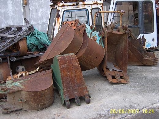 ขายบุ้งกี๋รถขุด และหัวเก๋ง