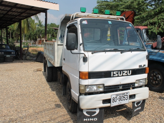 อีซูซุ เครื่อง100ฝาดำ4BC2 ดั้มยกเท ภาษีเต็ม รถขับขี่ดีชุดโอนครบ