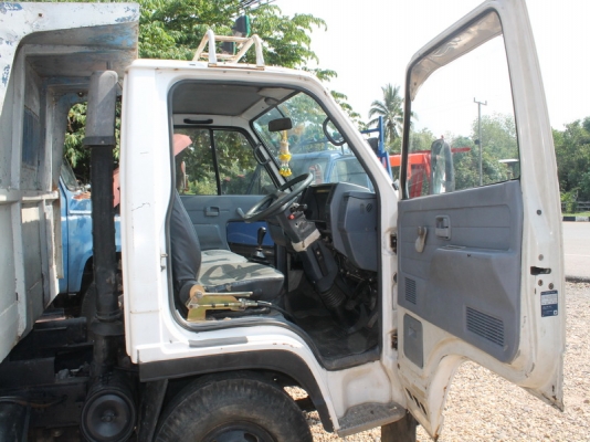 อีซูซุ เครื่อง100ฝาดำ4BC2 ดั้มยกเท ภาษีเต็ม รถขับขี่ดีชุดโอนครบ