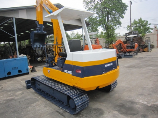 KOMATSU รุ่น PC40-6- แทร็กเหล็ก มือสองญี่ปุ่น